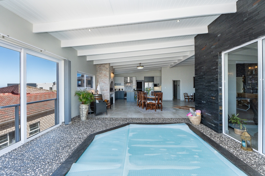 5 Bedroom Property for Sale in Myburgh Park Western Cape